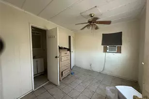 2727 N County Road 807 Bayou St, Angleton, TX 77515 - Photo 9