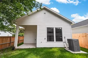 90 Burress St, Houston, TX 77022 - Photo 7