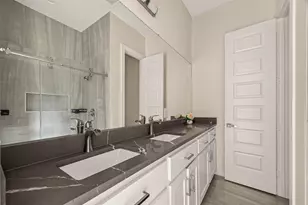 90 Burress St, Houston, TX 77022 - Photo 35