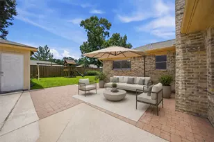 24015 Spring Mill Ln, Spring, TX 77373 - Photo 5