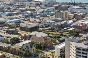 2113 Ball, Galveston, TX 77550 - Photo 5