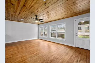 805 E Tom Green Street, Brenham, TX 77833 - Photo 3