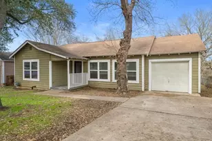805 E Tom Green St, Brenham, TX 77833 - Photo 1