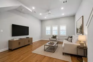 2407 Lawrence St, Houston, TX 77008 - Photo 5