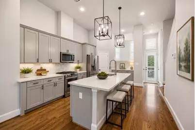 2407 Lawrence Street, Houston, TX 77008 - Photo 3