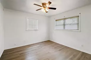 604 W Peach St, Angleton, TX 77515 - Photo 15