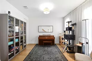 8653 Green Kolbe Ln, Houston, TX 77080 - Photo 17
