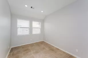 6522 Hunters Creek Ln, Baytown, TX 77521 - Photo 3