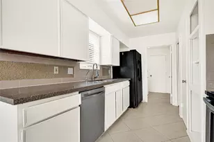 7302 Redding Rd, Houston, TX 77036 - Photo 21