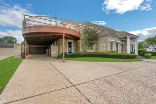 18506 Upper Bay Rd, Houston, TX 77058 - Photo 3