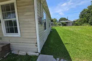 327 De Haven St, Houston, TX 77029 - Photo 3