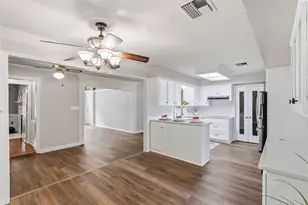 2801 Briar Grove Cir, Bryan, TX 77802 - Photo 11