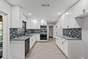 1407 Lamar Dr, La Marque, TX 77568 - Photo 11