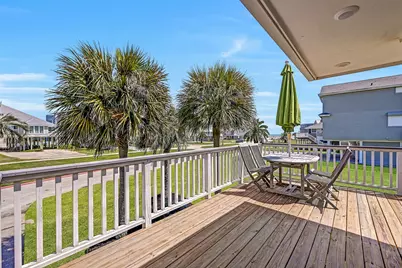 4207 Maison Rouge Court, Galveston, TX 77554 - Photo 9