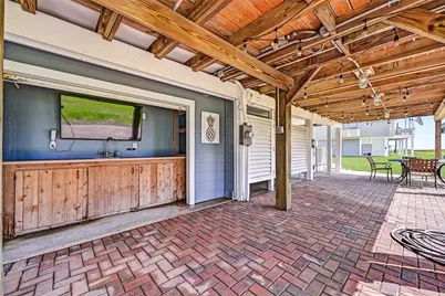 4207 Maison Rouge Court, Galveston, TX 77554 - Photo 37