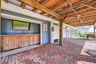 4207 Maison Rouge Ct, Galveston, TX 77554 - Photo 37