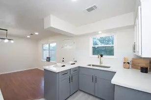 5834 Overdale St, Houston, TX 77033 - Photo 9