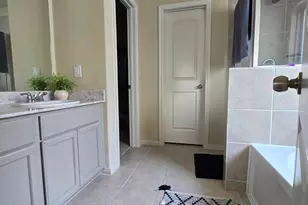 5951 Carpenters Cove Ln, Houston, TX 77049 - Photo 7