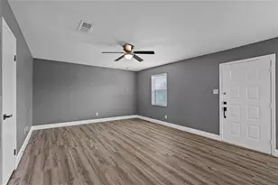 2015 Rosalee St, La Marque, TX 77568 - Photo 5