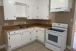 806 N Avenue B, Freeport, TX 77541 - Photo 3