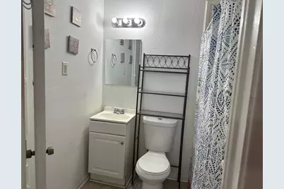 806 N Avenue B, Freeport, TX 77541 - Photo 5