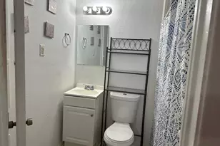 806 N Avenue B, Freeport, TX 77541 - Photo 5