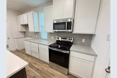 6047 Cebra St, Houston, TX 77091 - Photo 9