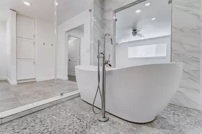 10602 Riverview Drive, Houston, TX 77042 - Photo 31