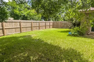 52 Blackgum Ct, Lake Jackson, TX 77566 - Photo 3