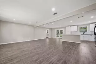 104 Co Rd 2401, Hull, TX 77564 - Photo 9