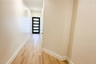 102 Sylvester Rd, Houston, TX 77009 - Photo 7