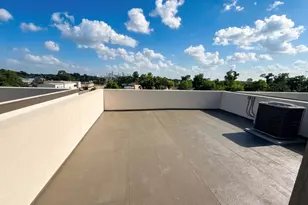 102 Sylvester Rd, Houston, TX 77009 - Photo 5