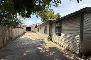 1709 Hussion St, Houston, TX 77003 - Photo 5