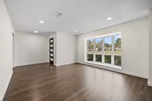 6934 Heron Dr, Houston, TX 77087 - Photo 9