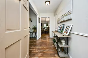 203 Ridgewood Dr, Oak Ridge North, TX 77386 - Photo 5