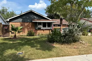 2401 Peach Ln, Pasadena, TX 77502 - Photo 3