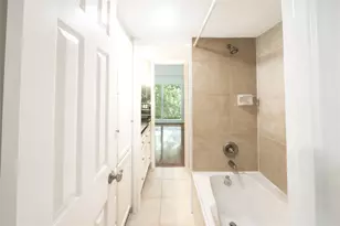 6521 Bayou Glen Rd, Houston, TX 77057 - Photo 11