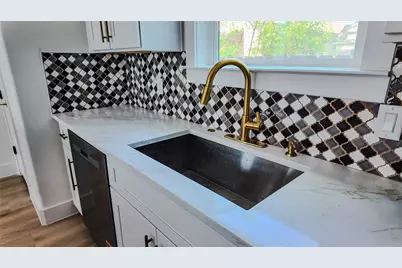 819 North Loop, Houston, TX 77022 - Photo 11