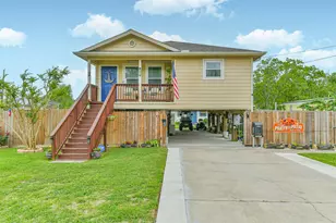 448 7th St, Dickinson, TX 77539 - Photo 1