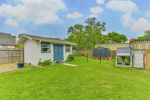 448 7th St, Dickinson, TX 77539 - Photo 25