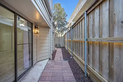 1829 Augusta Drive #28, Houston, TX 77057 - Photo 5