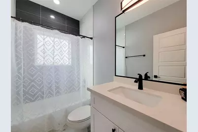 5019 Creekmont Drive, Houston, TX 77091 - Photo 25