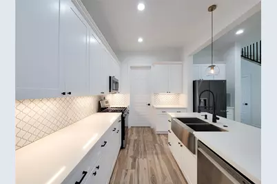 5019 Creekmont Drive, Houston, TX 77091 - Photo 11