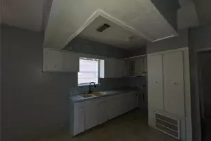 5109 Ave Q 1/2, Galveston, TX 77551 - Photo 3