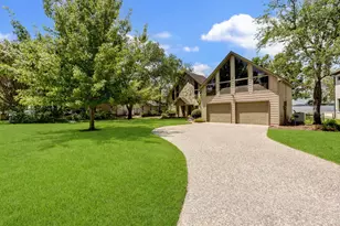 10045 Valley Dr S, Willis, TX 77318 - Photo 3
