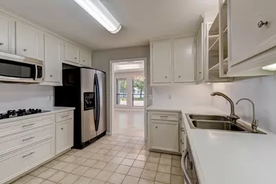 10045 Valley Drive S, Willis, TX 77318 - Photo 17