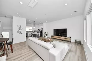 8320 Brecha Ln, Houston, TX 77055 - Photo 17