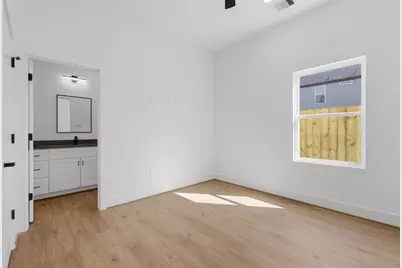 7843 Sunnyhill St, Houston, TX 77088 - Photo 11