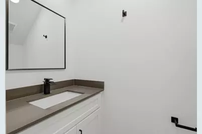 7843 Sunnyhill St, Houston, TX 77088 - Photo 9