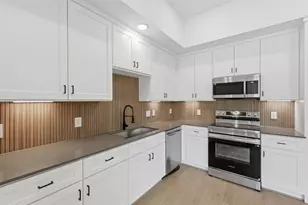 7843 Sunnyhill St, Houston, TX 77088 - Photo 7